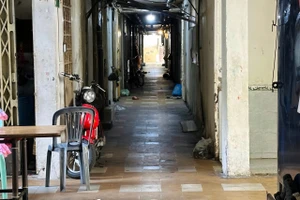 Sạc xe điện tại chung cư: Cấm thì khó, mở thì lo