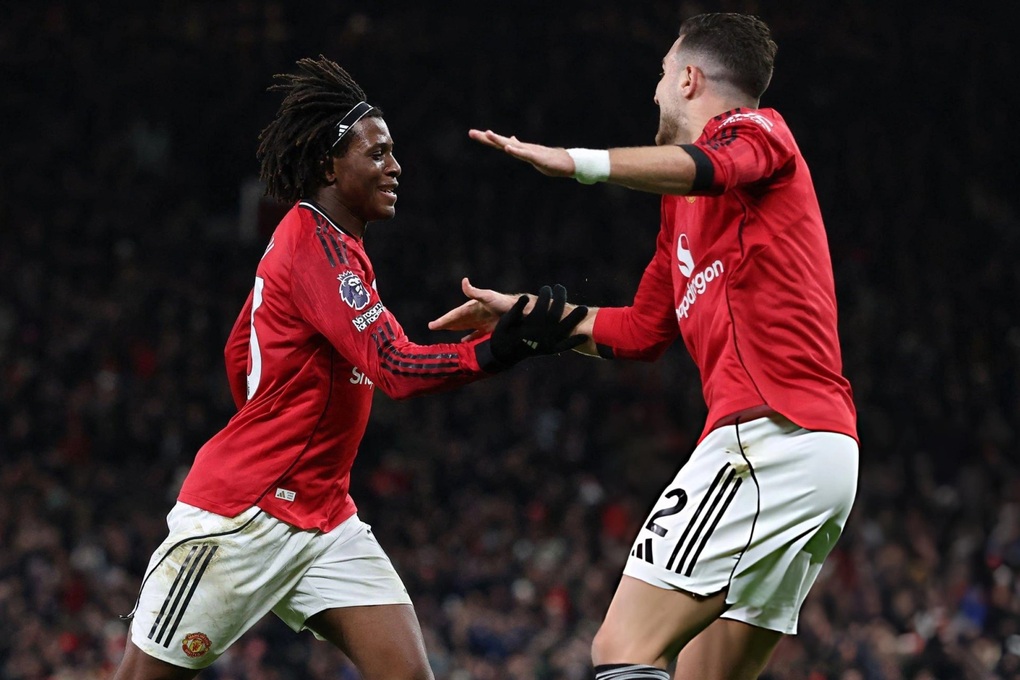 Dorgu tỏa sáng, MU vượt qua Newcastle tại Old Trafford - 2