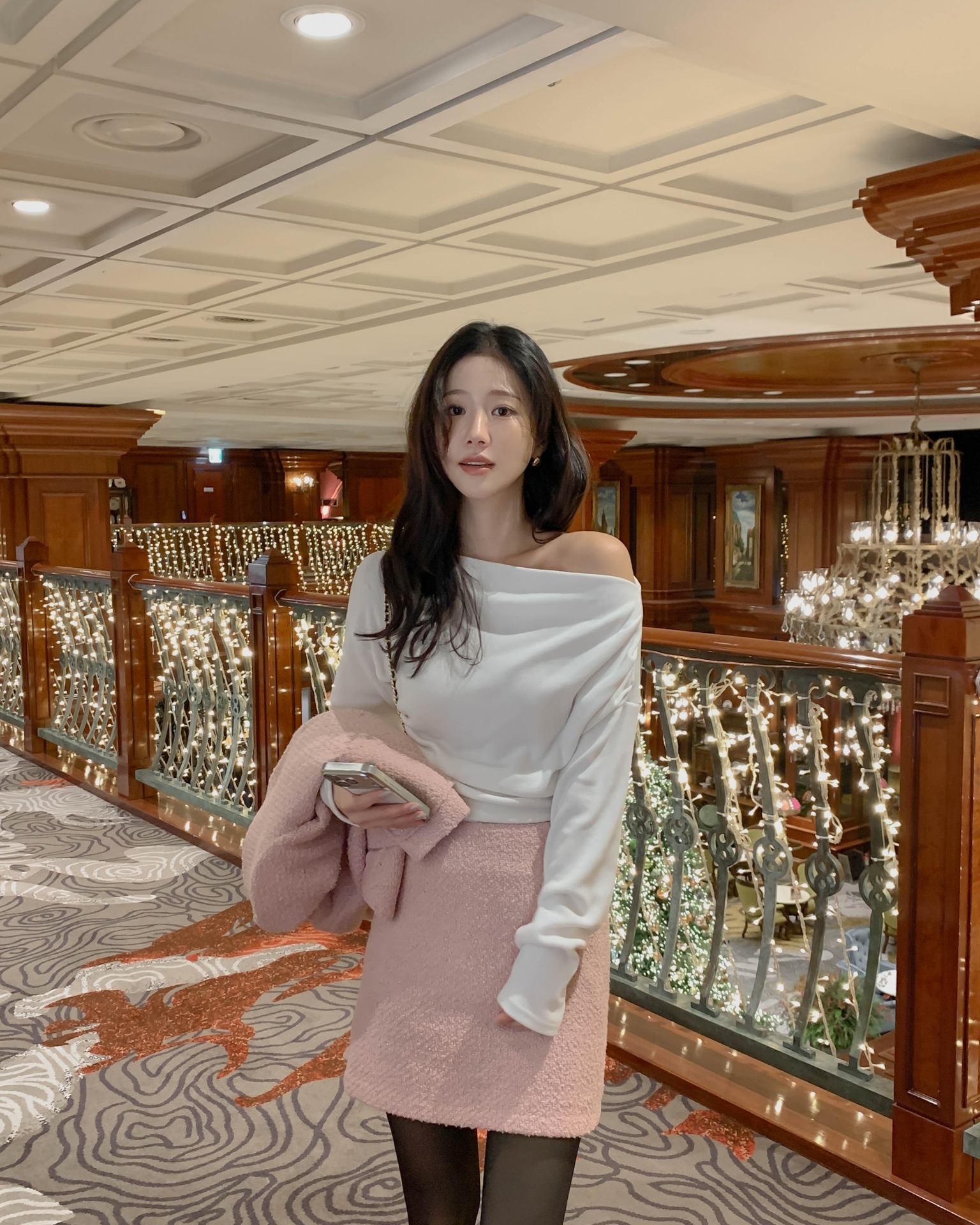 5 cách diện chân váy ngắn nổi bật và siêu tôn dáng, càng gần tới năm mới càng nên ghim- Ảnh 9.