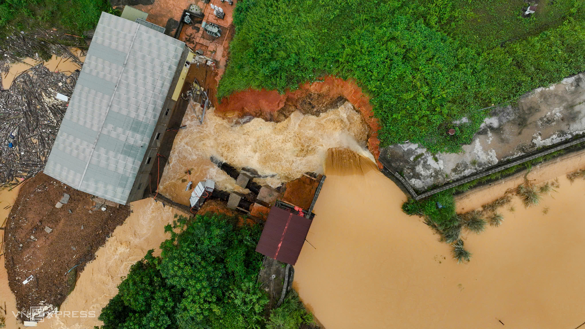 1766801554 887 Mua lu 2025 qua anh