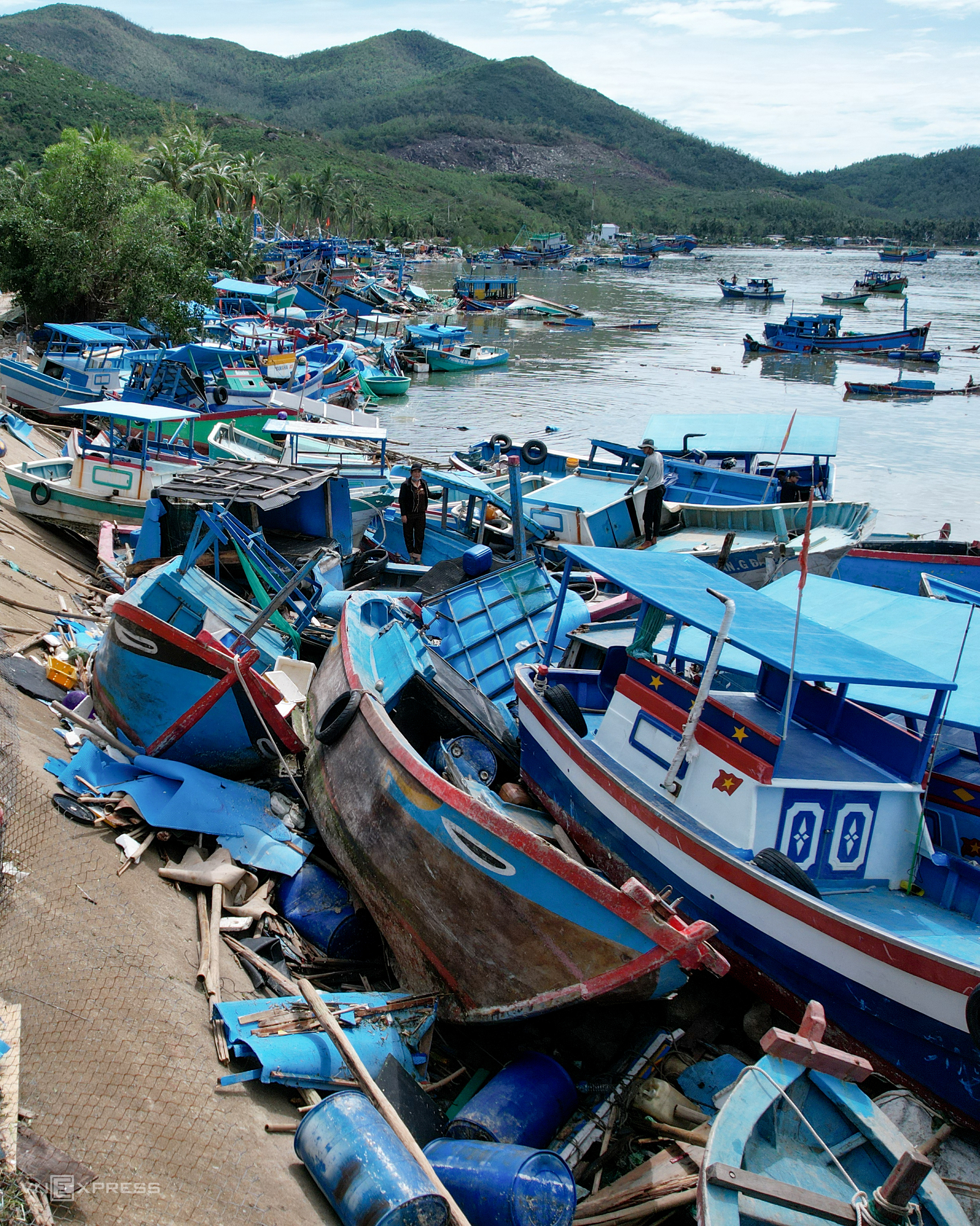 1766801562 390 Mua lu 2025 qua anh