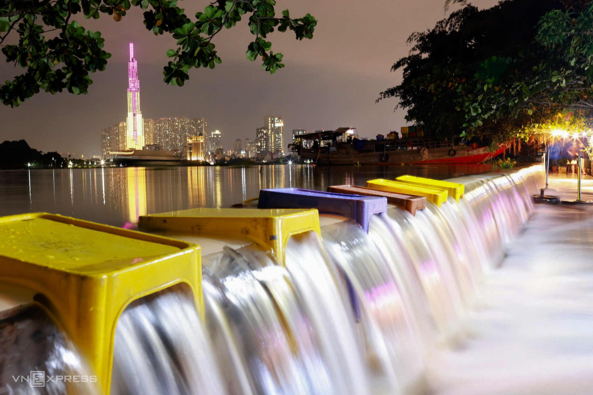 1766801564 340 Mua lu 2025 qua anh