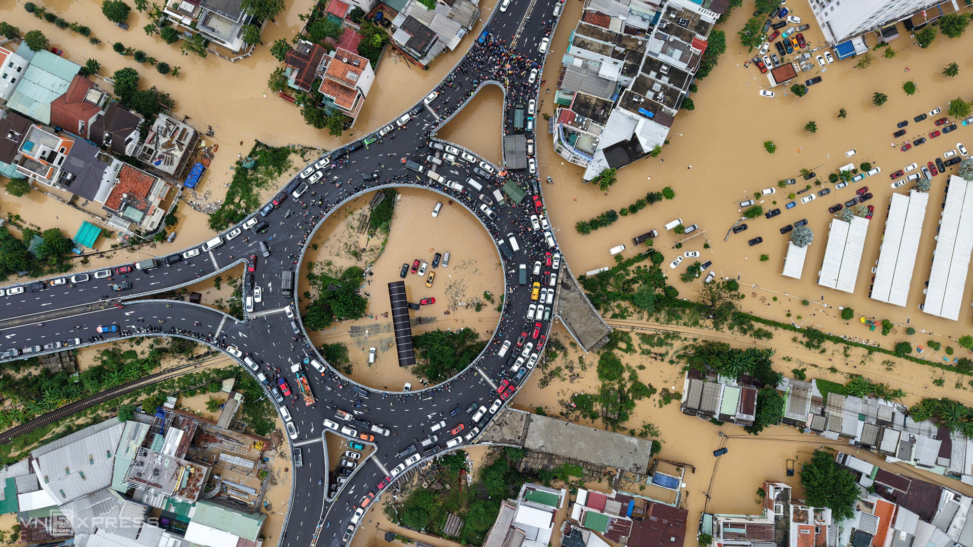 1766801567 578 Mua lu 2025 qua anh