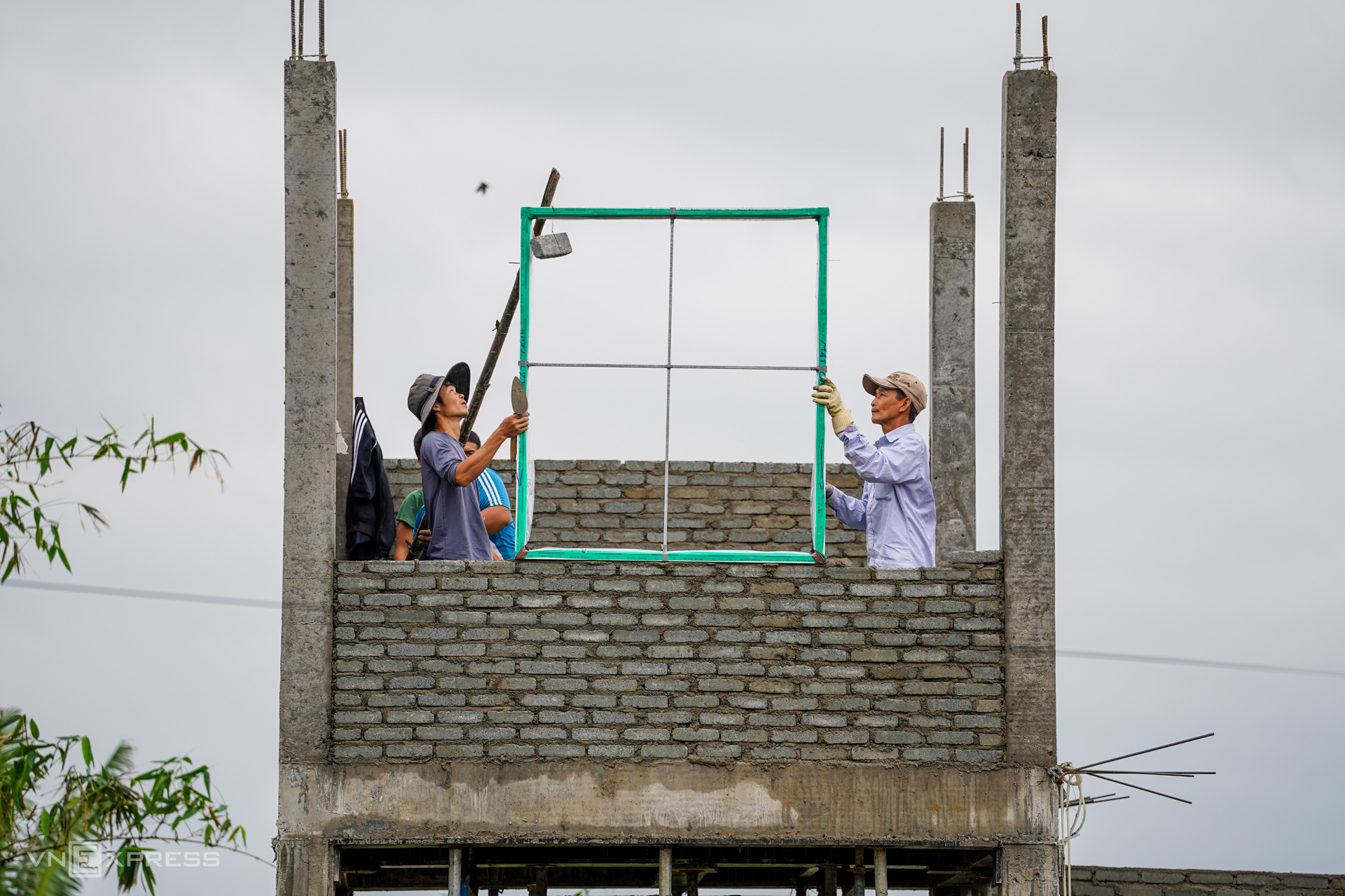 1766801571 672 Mua lu 2025 qua anh