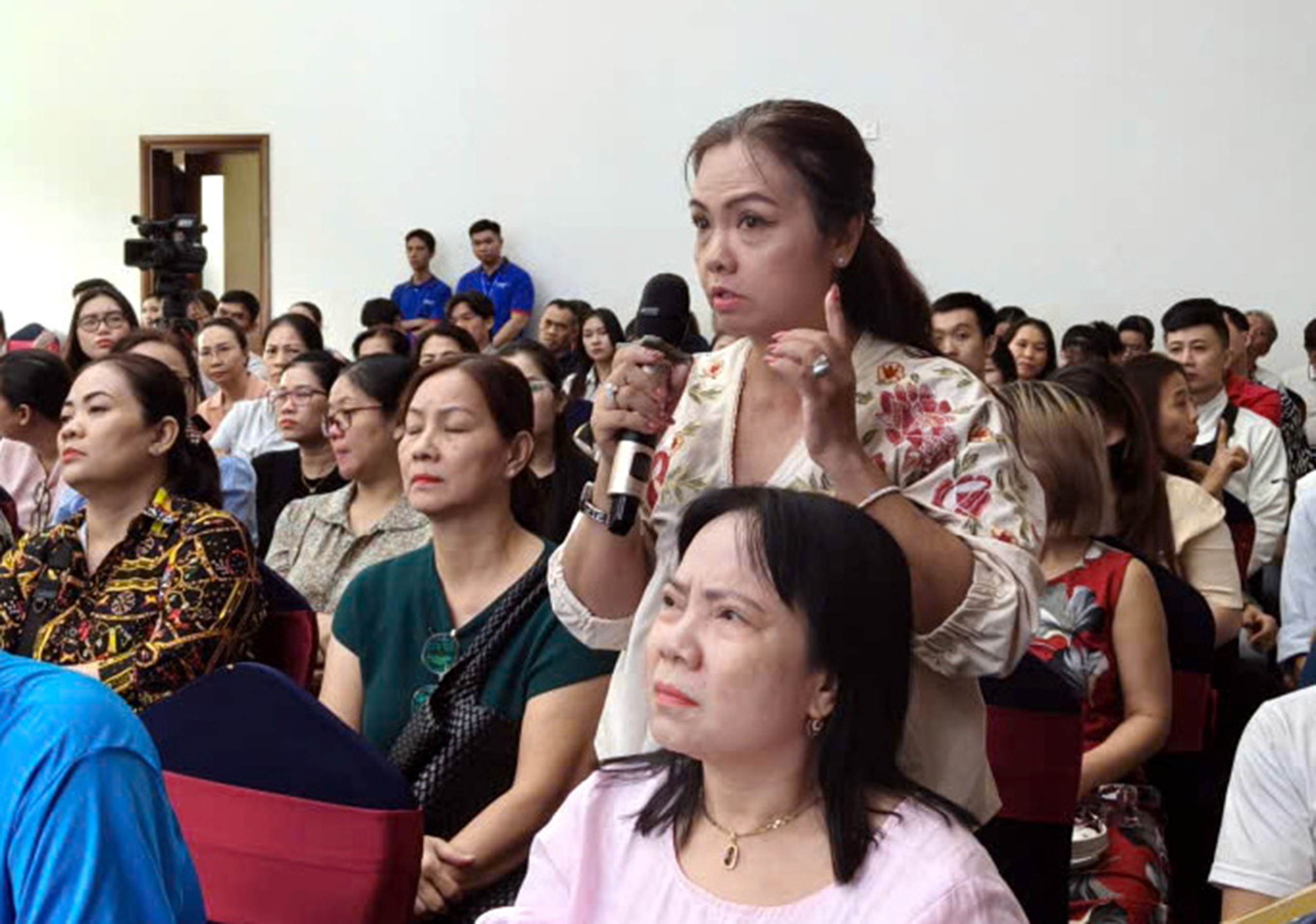 Sát 'giờ G', nhiều hộ kinh doanh vẫn lúng túng - Ảnh 2.