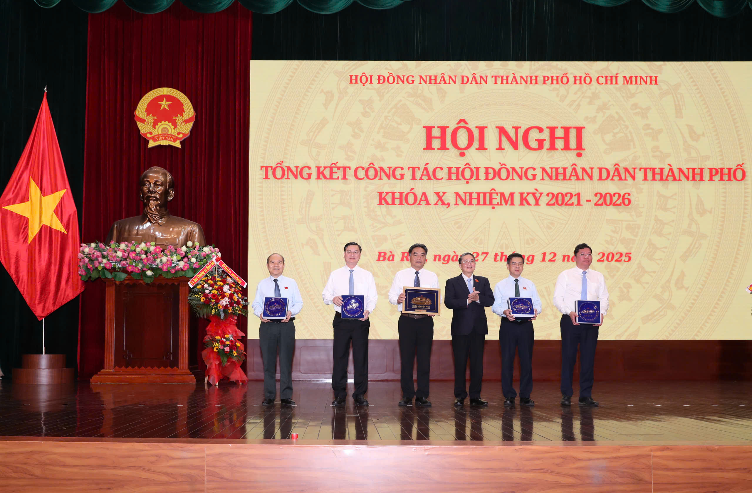 HĐND TPHCM khóa X: Dấu ấn nhiệm kỳ vượt khó trong bối cảnh chuyển động lớn - Ảnh 6.