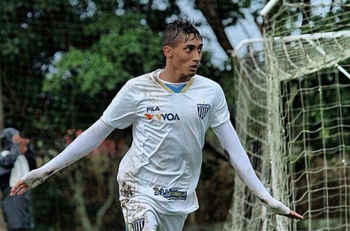 Raphinha thời còn khoác áo CLB Avai - bệ phóng đầu tiên cho sự nghiệp nhà nghề của anh. Ảnh: GE Globo