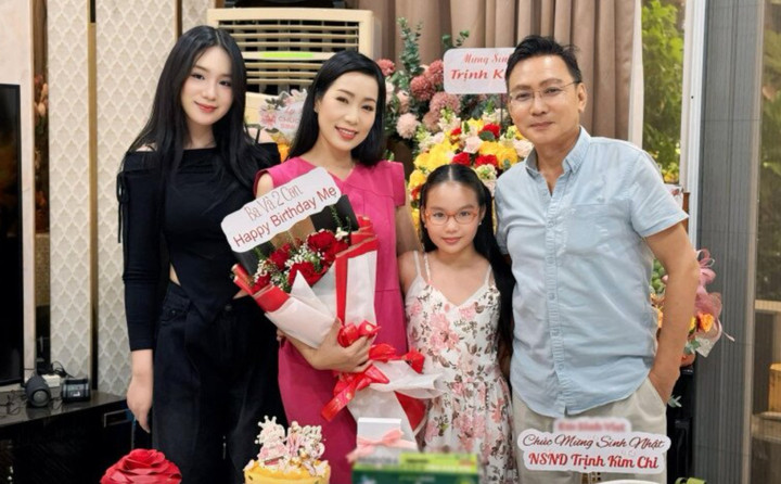 Á hậu Việt học tiến sĩ ở tuổi 54: Là giám đốc sân khấu kịch, hôn nhân viên mãn- Ảnh 4.