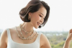 Nữ hoàng ảnh lịch vẫn giữ được vòng eo 58 cm ở tuổi 51