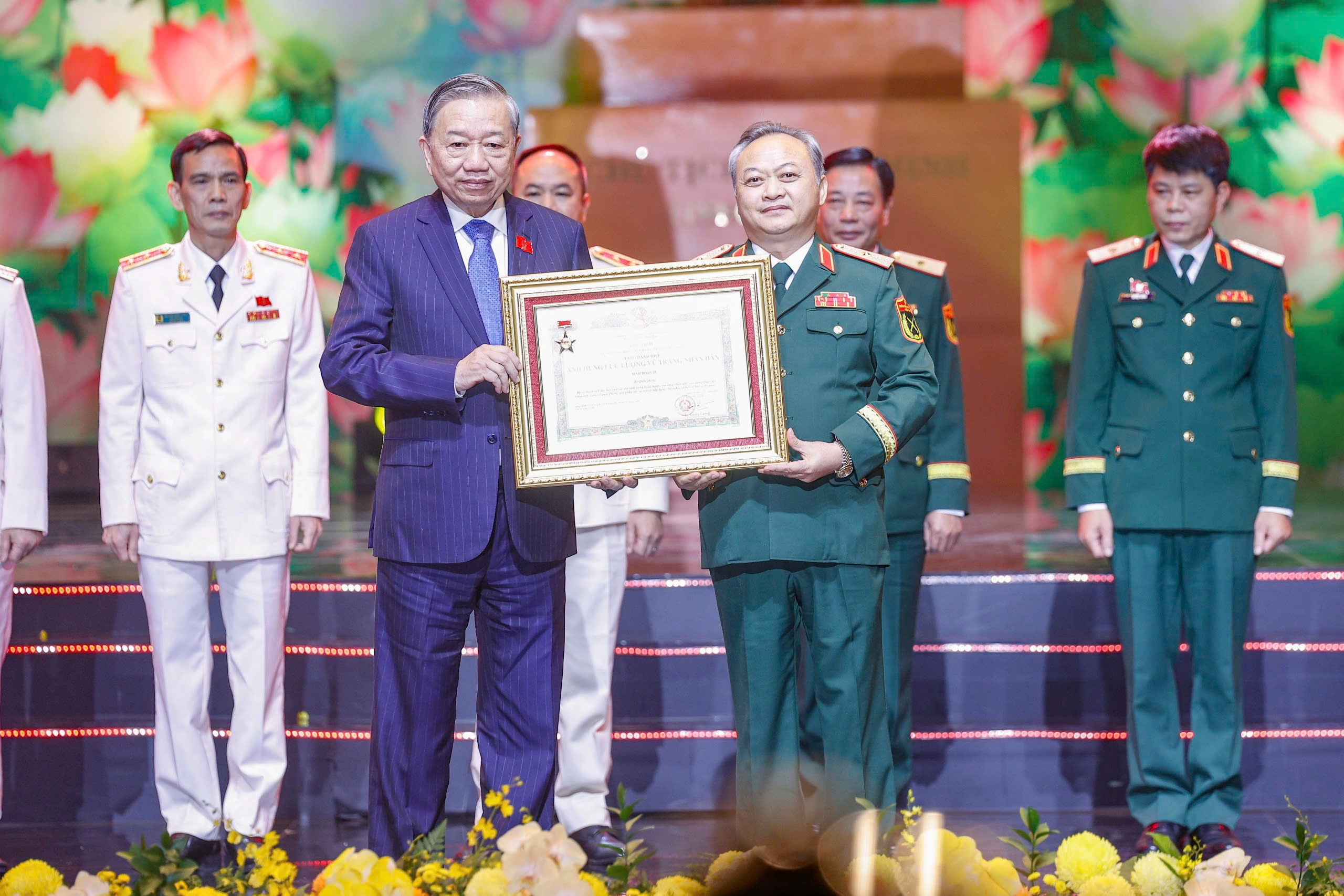 Thi đua yêu nước: Tạo ra sản phẩm cụ thể cho nhân dân thụ hưởng - Ảnh 2.