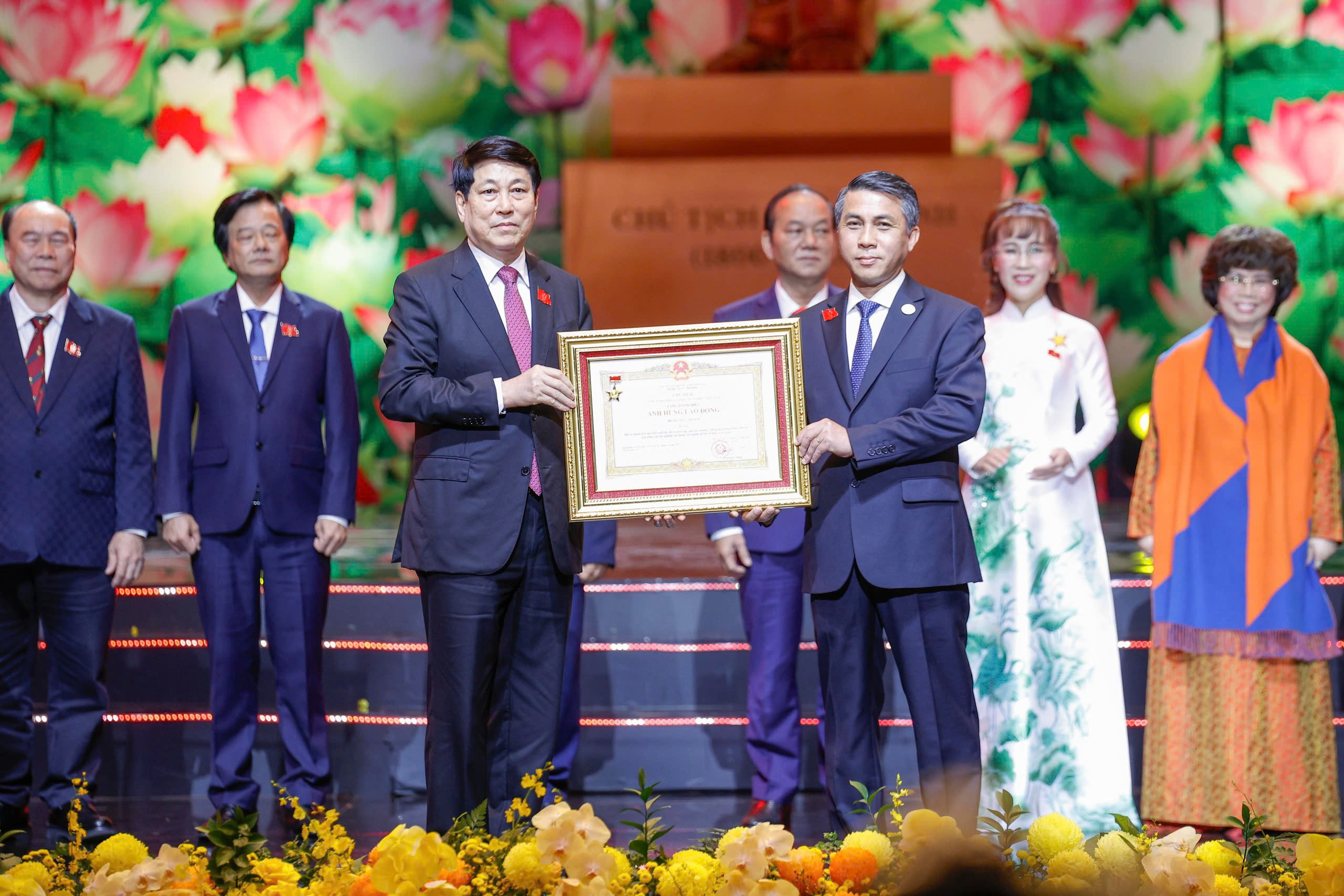 Thi đua yêu nước: Tạo ra sản phẩm cụ thể cho nhân dân thụ hưởng - Ảnh 3.