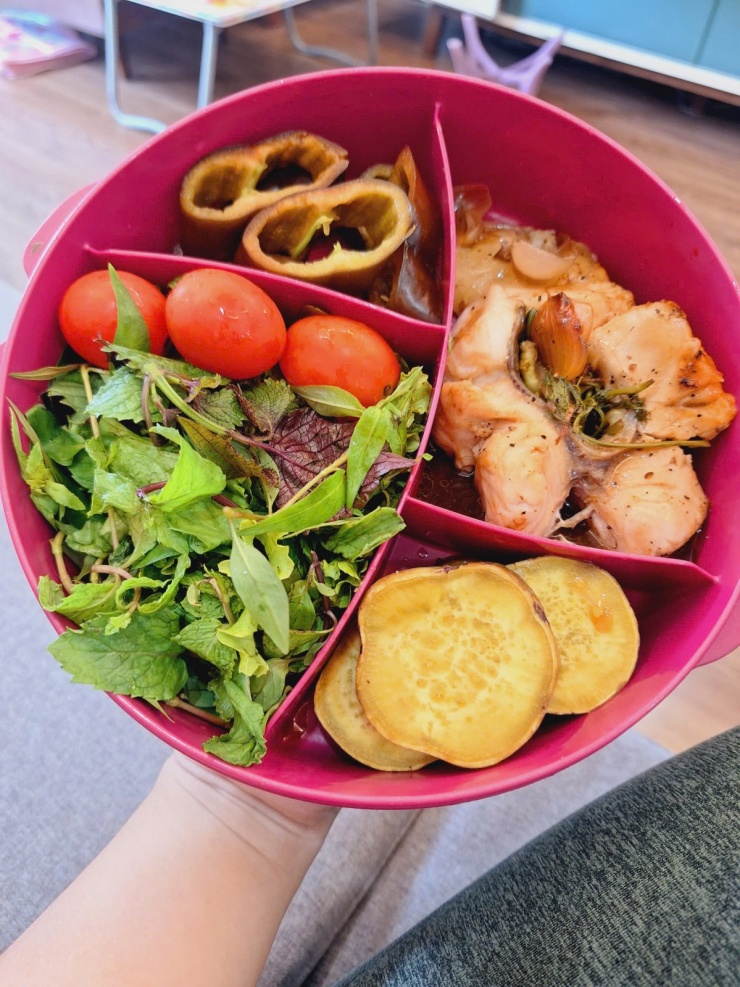 Tự nấu cơm mang đi làm, mẹ 8X giảm 15 kg sau 9 tháng 3 Tự nấu cơm mang đi làm, mẹ 8X giảm 15 kg sau 9 tháng - 2