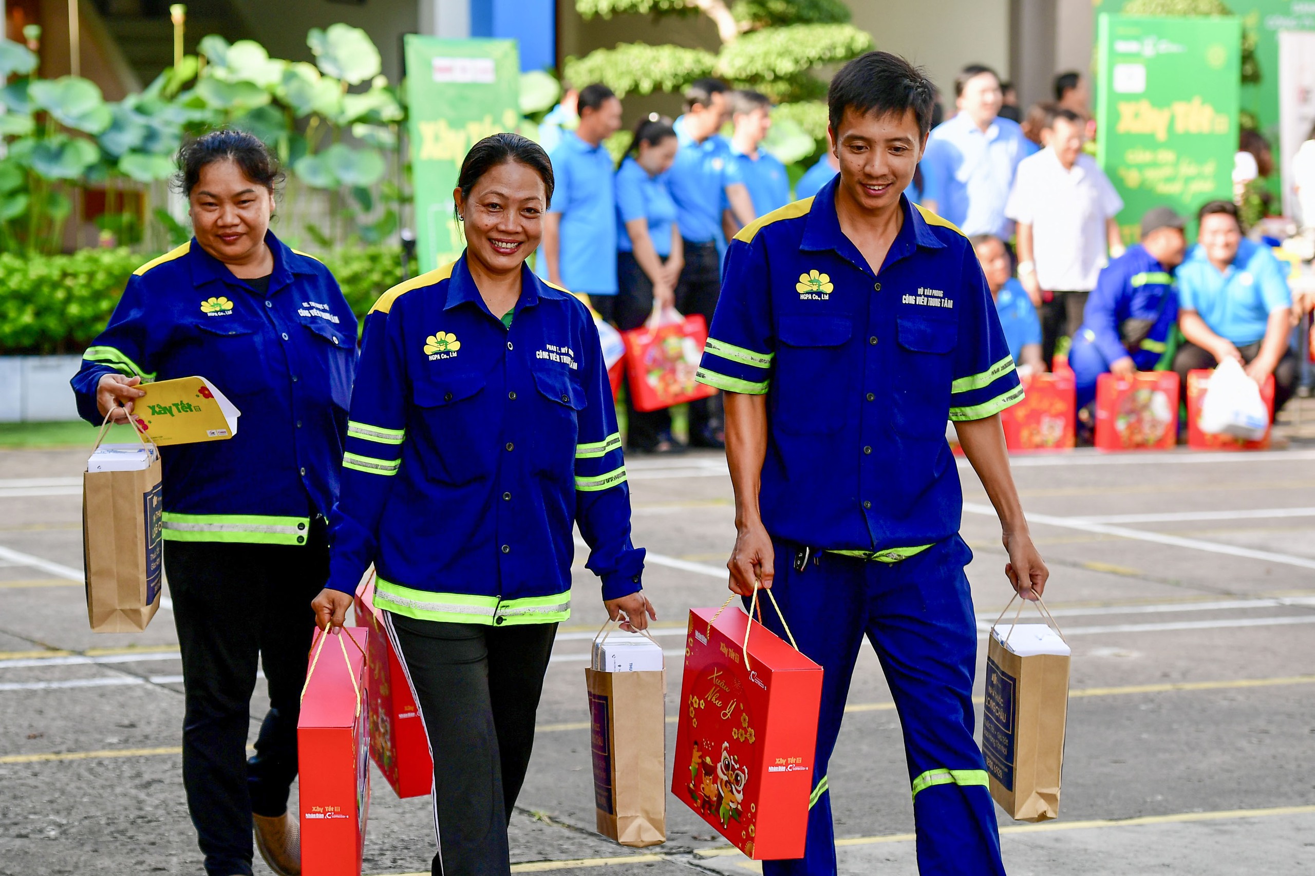 Công nhân vệ sinh TPHCM đón Tết sớm - Ảnh 9.