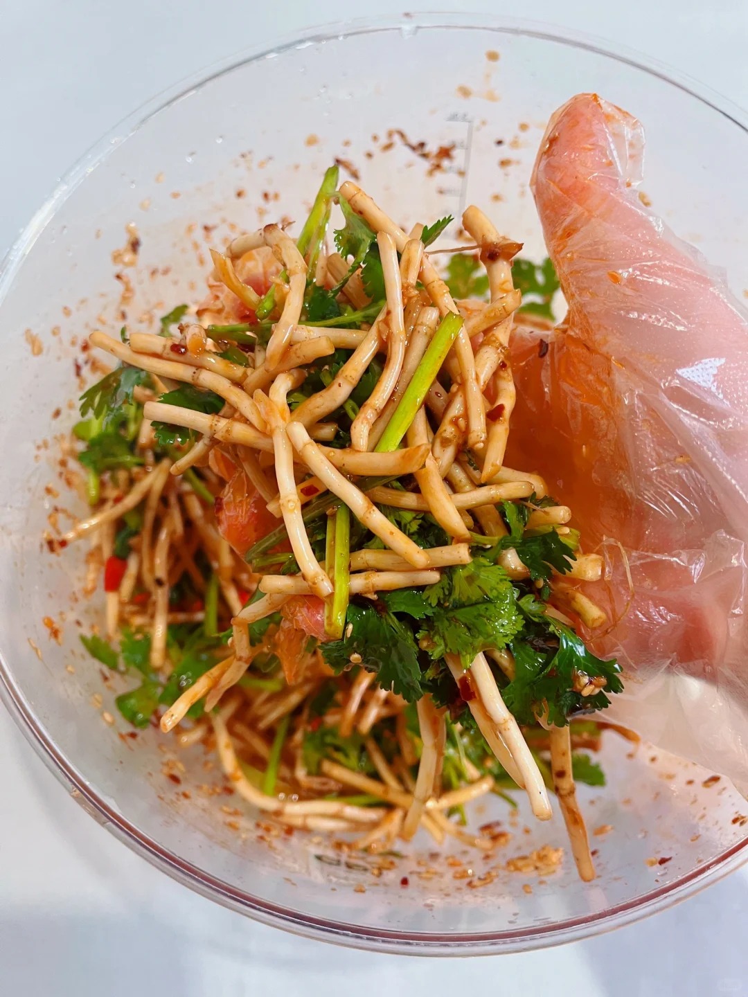 Bao năm ăn loại rau này toàn bỏ rễ, ai ngờ đấy lại là 