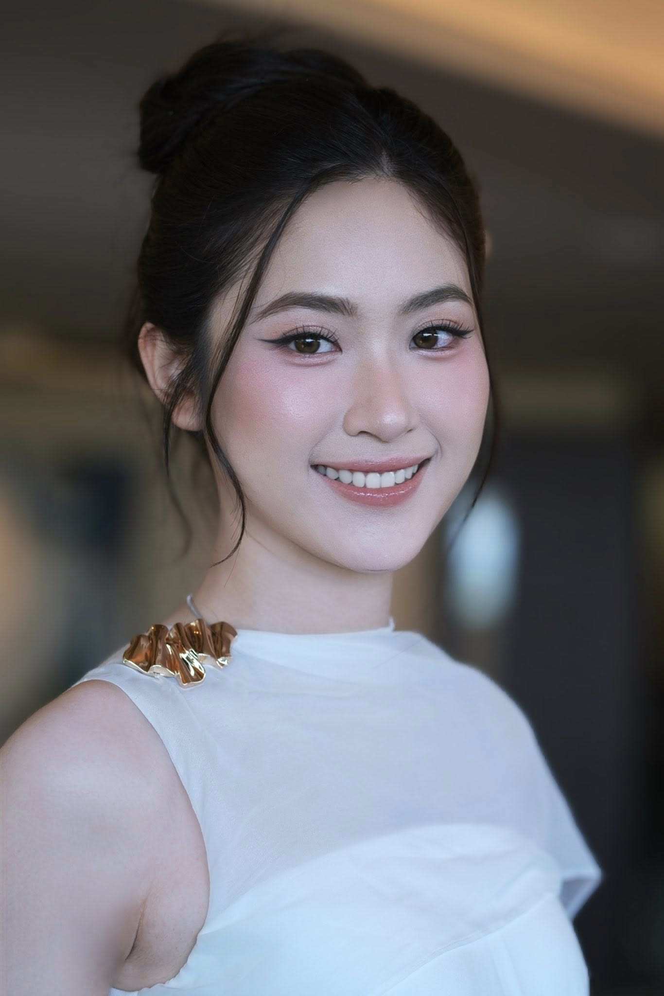 Hiện tại, top 50 Miss World Vietnam 2025 đã bước qua phần thi phụ Người đẹp Thời trang. Sắp tới, các thí sinh tiếp tục với các phần thi Người đẹp Tài năng, Người đẹp Bản lĩnh, Người đẹp Biển… Người chiến thắng Miss World Vietnam 2025 sẽ kế nhiệm Hoa hậu Ý Nhi, đồng thời trở thành đại diện Việt Nam tham dự Miss World lần 74.