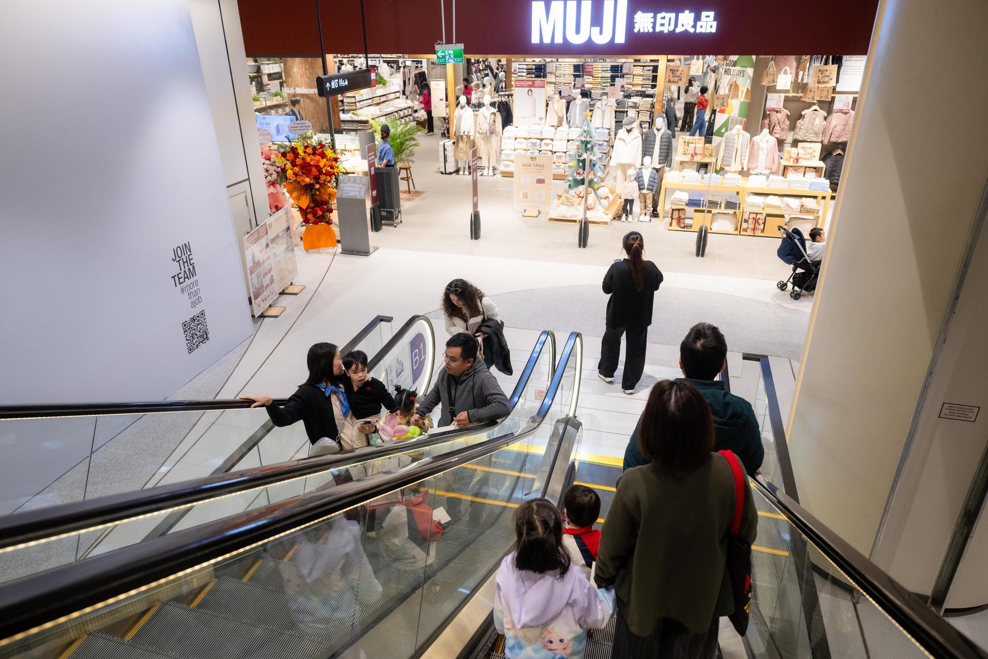 Ngày đầu tiên hoạt động, TTTM Hanoi Centre dù chưa mở hết gian hàng vẫn được đặt nhiều kỳ vọng- Ảnh 7.