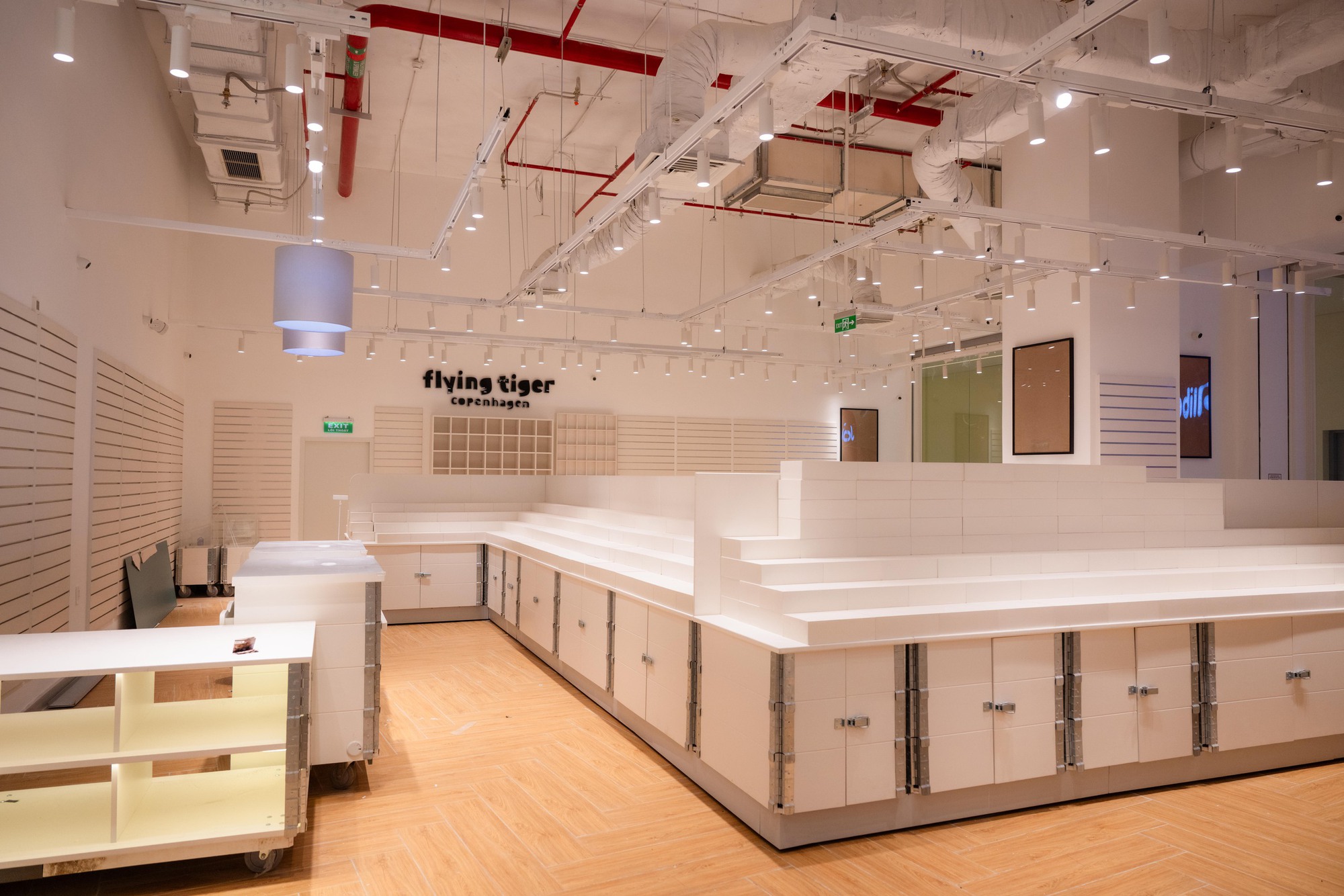 Ngày đầu tiên hoạt động, TTTM Hanoi Centre dù chưa mở hết gian hàng vẫn được đặt nhiều kỳ vọng- Ảnh 14.