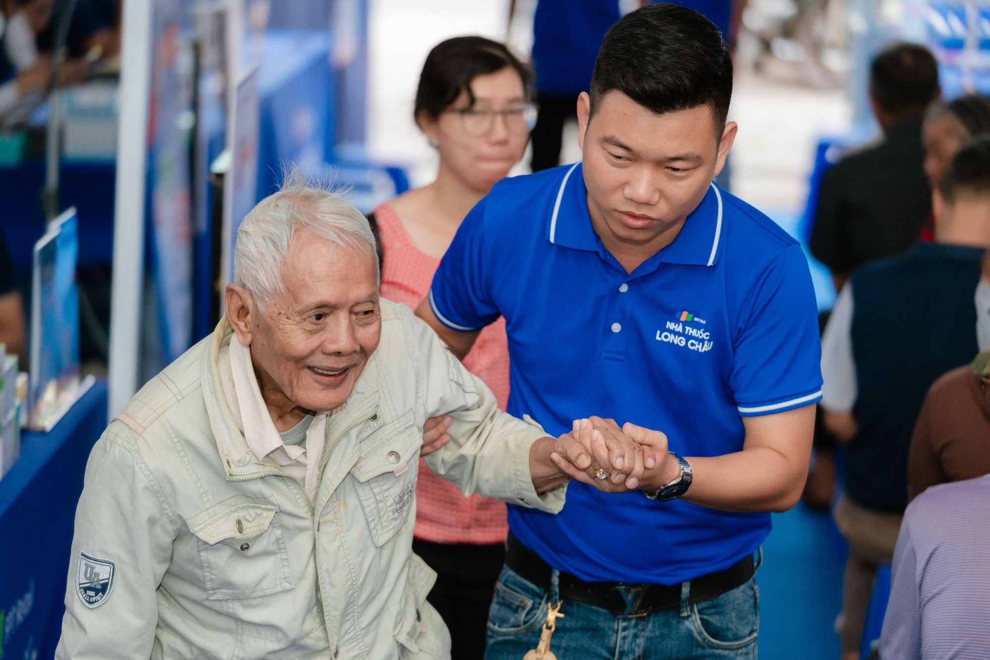 Dự án âm nhạc mới của Hòa Minzy “chạm” đến mong ước muôn đời của người Việt Nam- Ảnh 4.