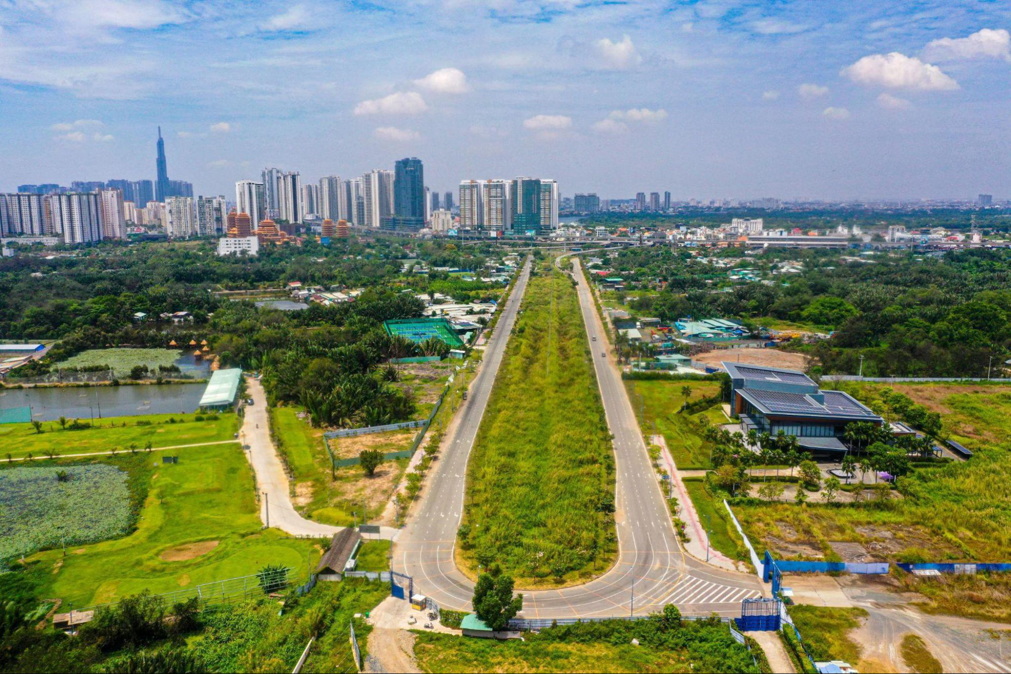 Cuộc đua siêu sân vận động: Vingroup xây sân có mái che lớn nhất thế giới, Sun Group làm sân 50.000 chỗ ngay cạnh trung tâm TPHCM- Ảnh 10.