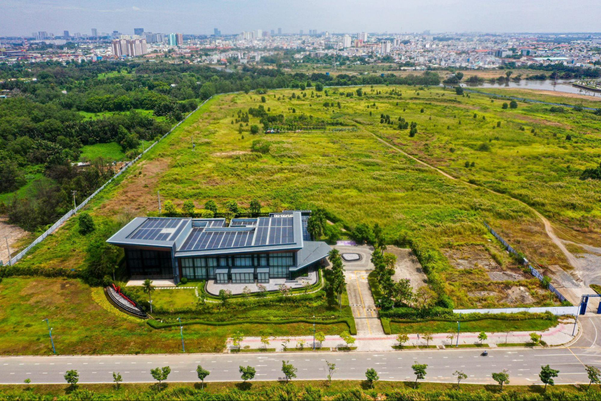 Cuộc đua siêu sân vận động: Vingroup xây sân có mái che lớn nhất thế giới, Sun Group làm sân 50.000 chỗ ngay cạnh trung tâm TPHCM- Ảnh 11.