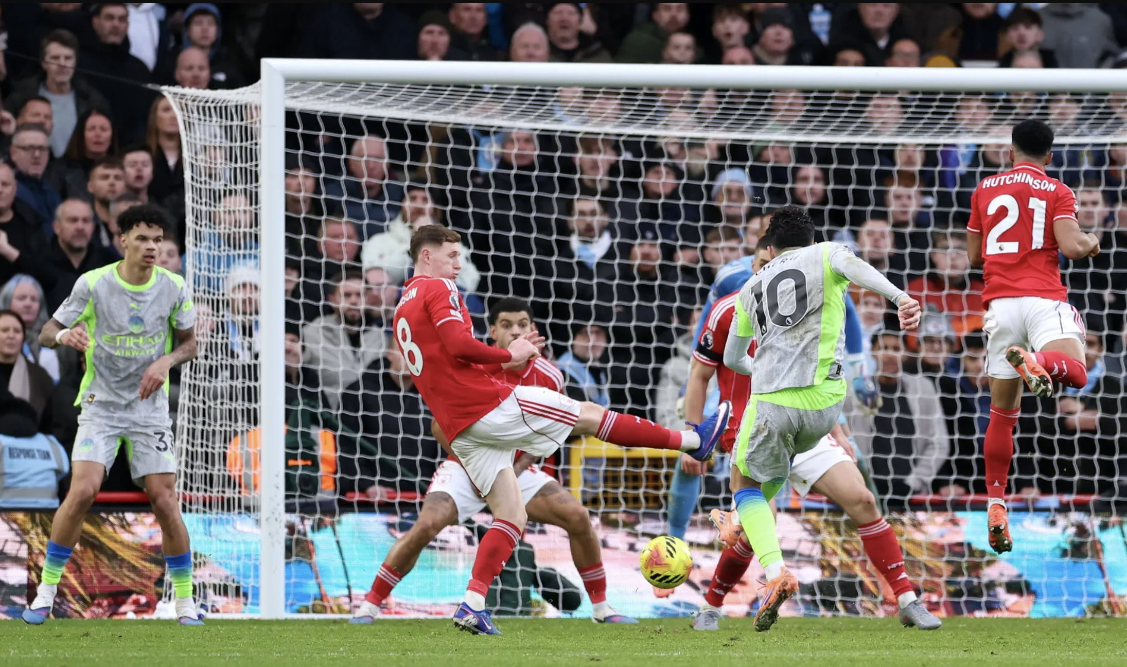 1766848846 516 Vua kien tao Cherki ha guc Nottingham Forest Man City