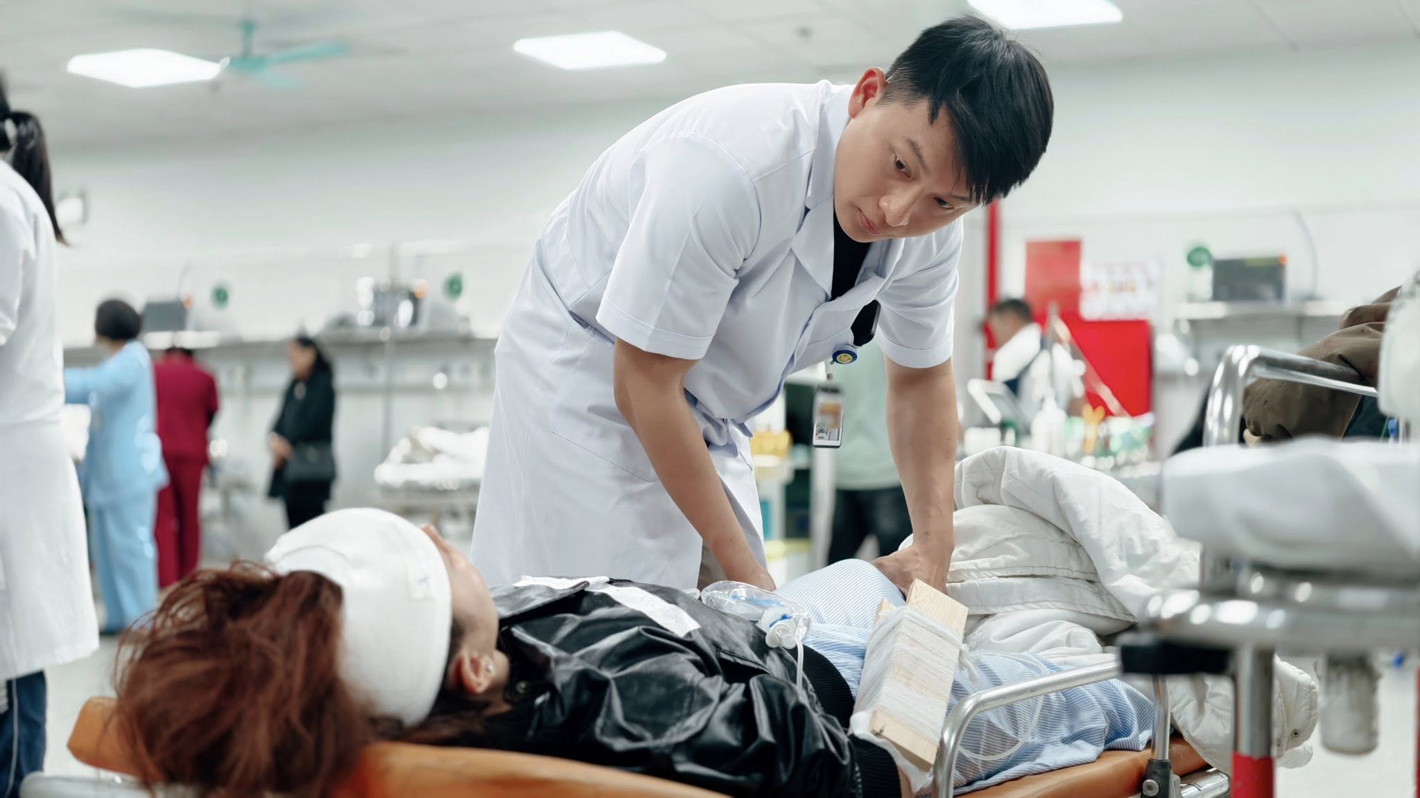 Tình trạng sức khỏe mới nhất của 9 nạn nhân vụ lật xe ở Lào Cai - Ảnh 3.