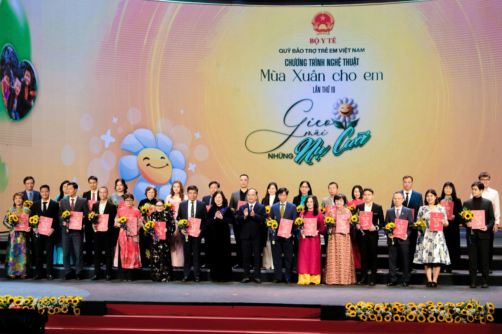 mùa xuân cho em - Ảnh 2.