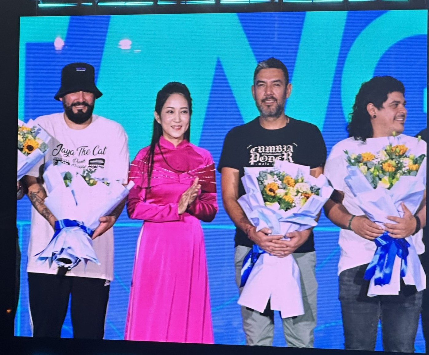 Phương Mỹ Chi 'quẩy' hết mình trong Liên hoan Âm nhạc quốc tế TP.HCM- Ảnh 2.