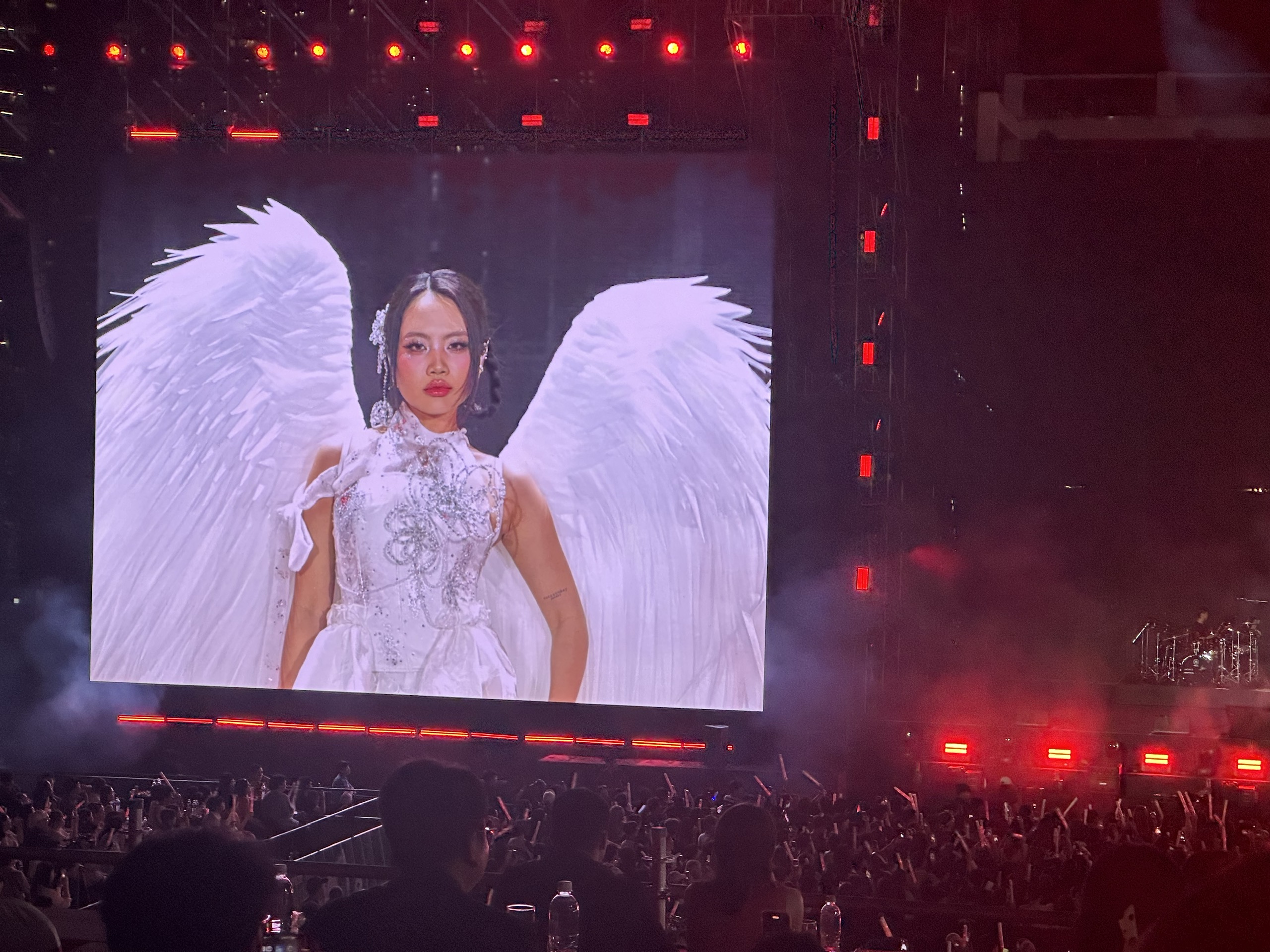 Phương Mỹ Chi 'quẩy' hết mình trong Liên hoan Âm nhạc quốc tế TP.HCM- Ảnh 4.