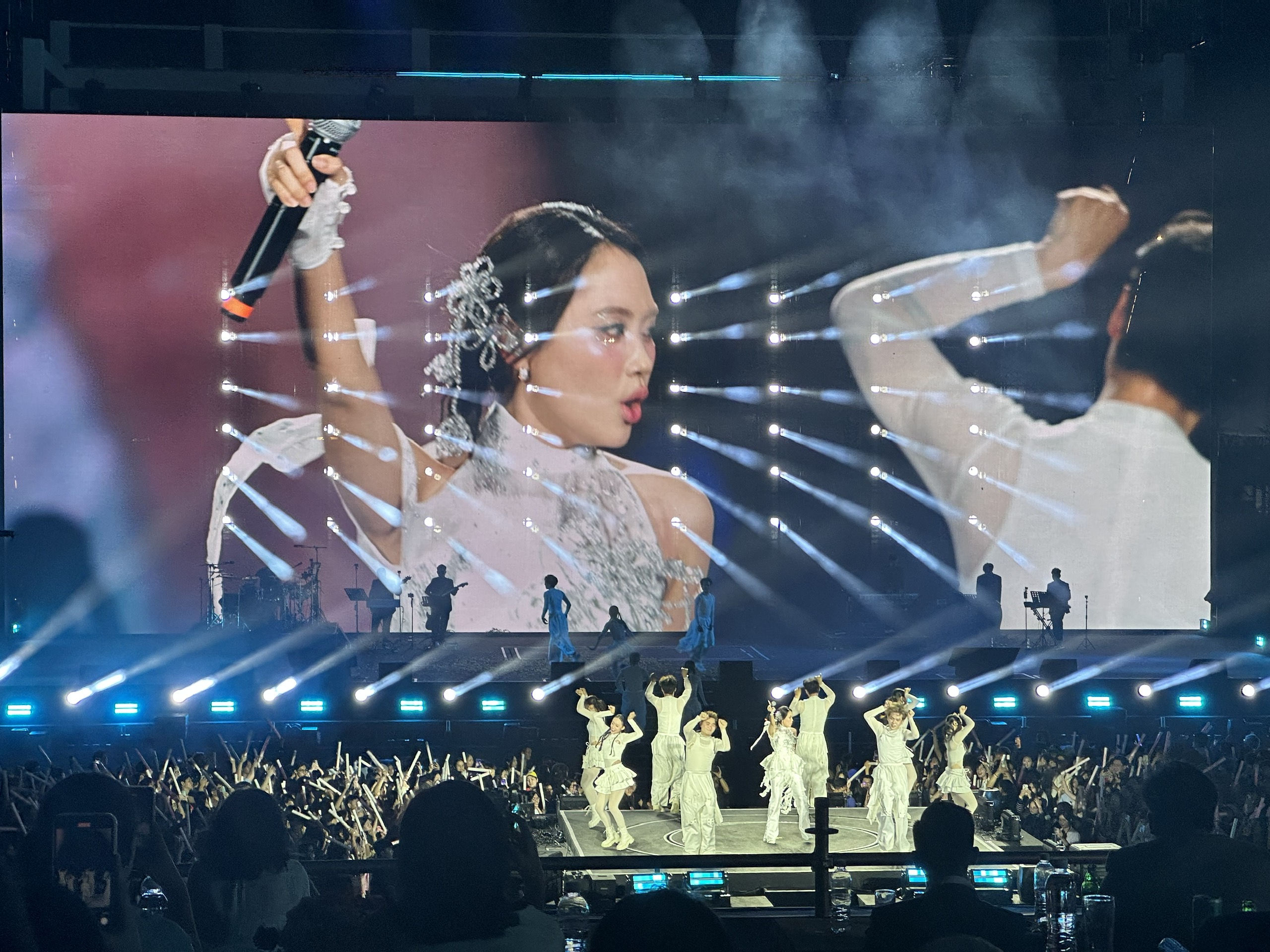 Phương Mỹ Chi 'quẩy' hết mình trong Liên hoan Âm nhạc quốc tế TP.HCM- Ảnh 6.