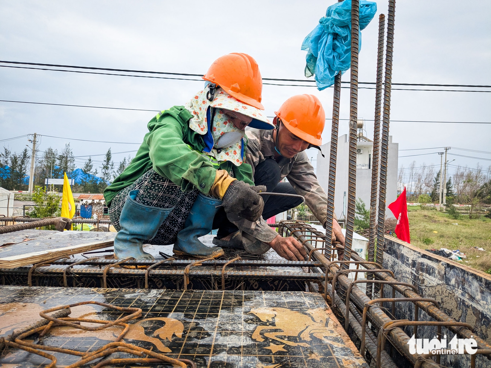 Nụ cười ấm lại dưới mái nhà sau bão lũ - Ảnh 2. chiến dịch quang trung - Ảnh 2.