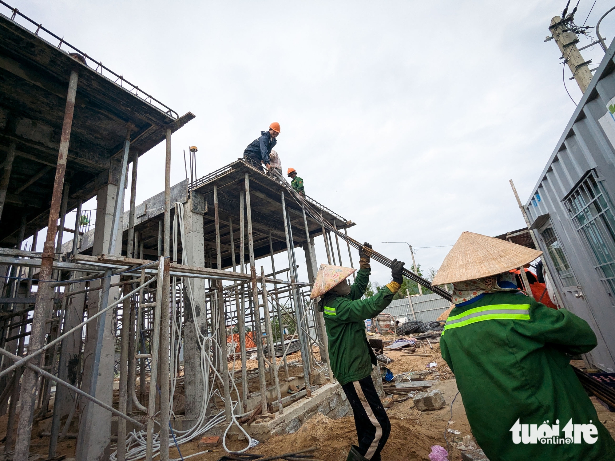 Nụ cười ấm lại dưới mái nhà sau bão lũ - Ảnh 4. chiến dịch quang trung - Ảnh 4.