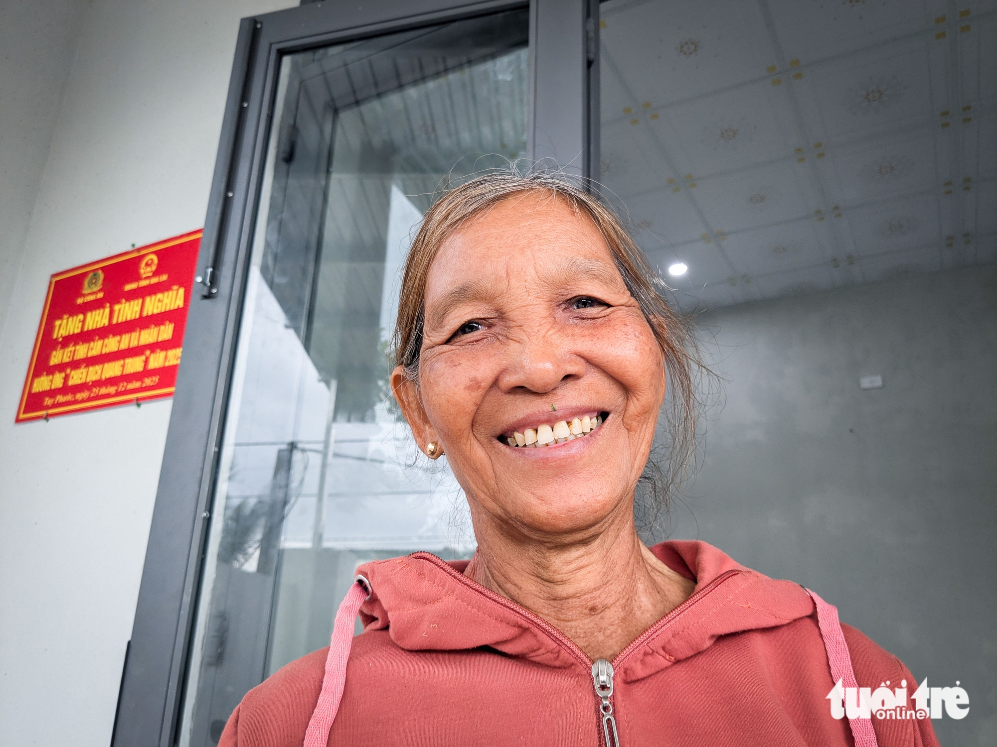 Nụ cười ấm lại dưới mái nhà sau bão lũ - Ảnh 8. chiến dịch quang trung - Ảnh 8.