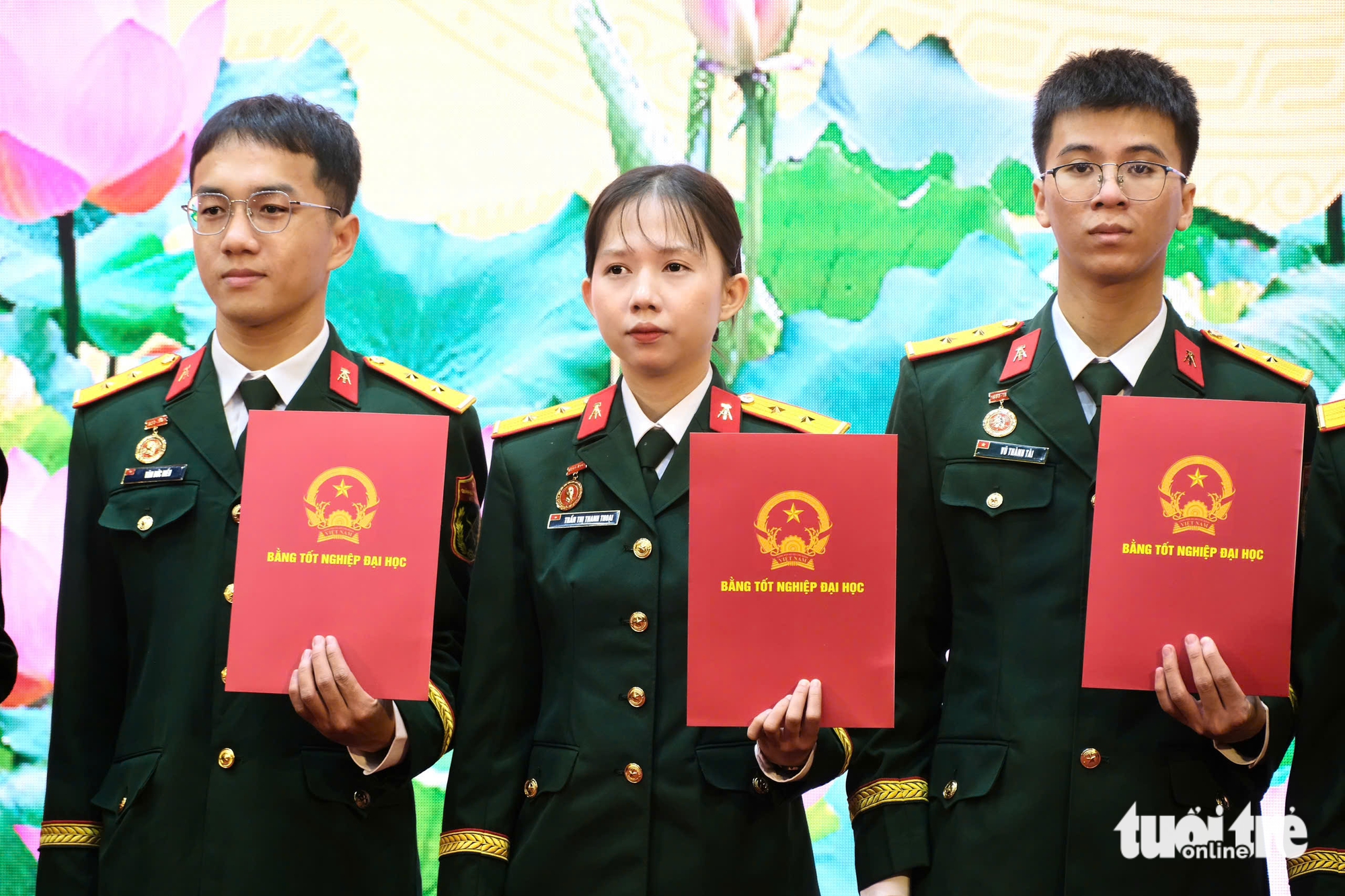 Cô gái Tây Ninh đạt thủ khoa ở Hà Nội, ra trường với hàm trung úy - Ảnh 2.