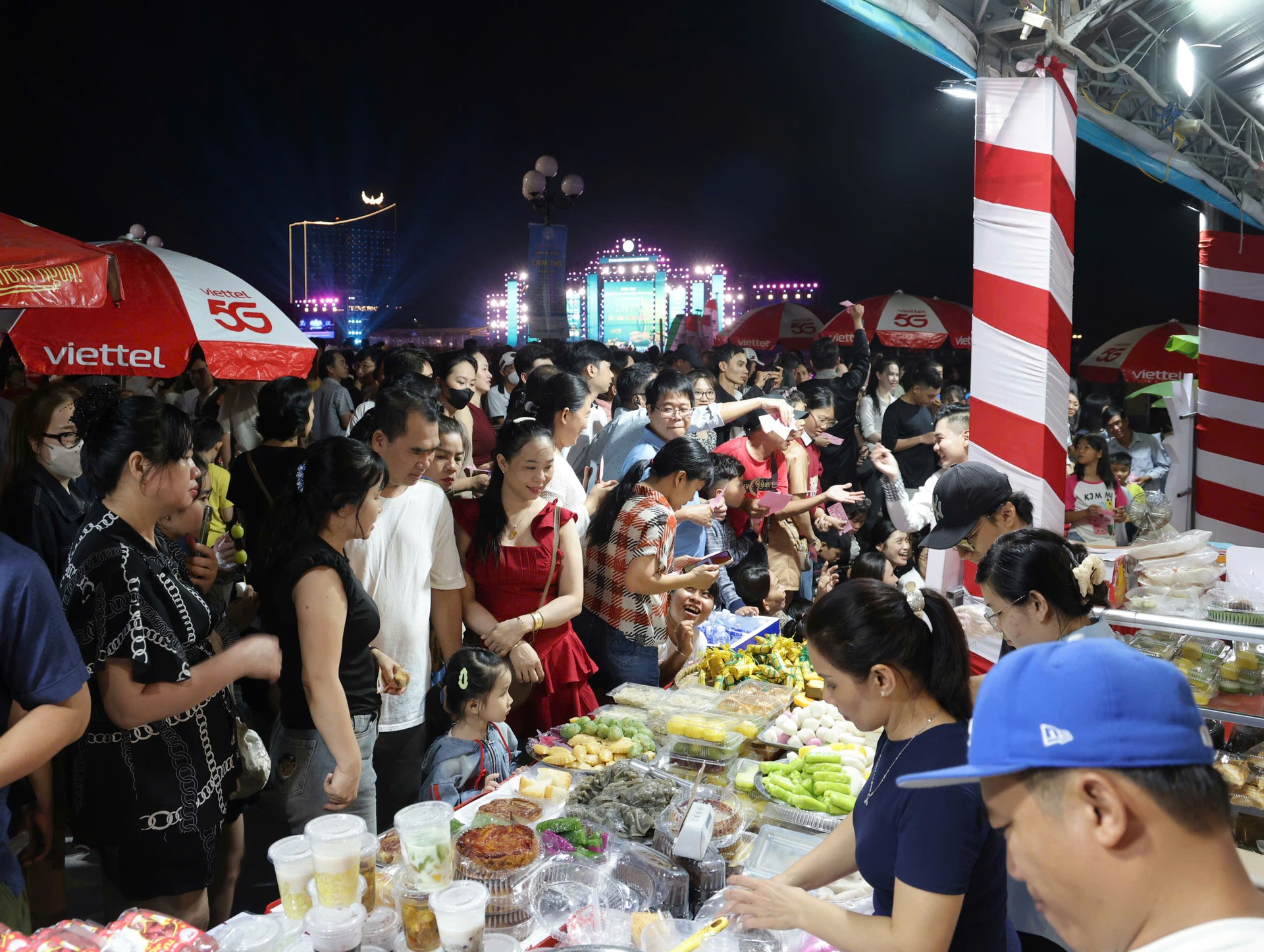 Mãn nhãn đêm khai mạc Lễ hội văn hóa sông nước Cần Thơ - 7