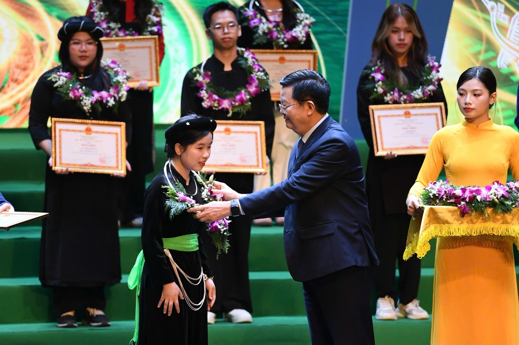 Sẽ cấp học bổng cho sinh viên dân tộc thiểu số đi đào tạo ở nước ngoài - 2