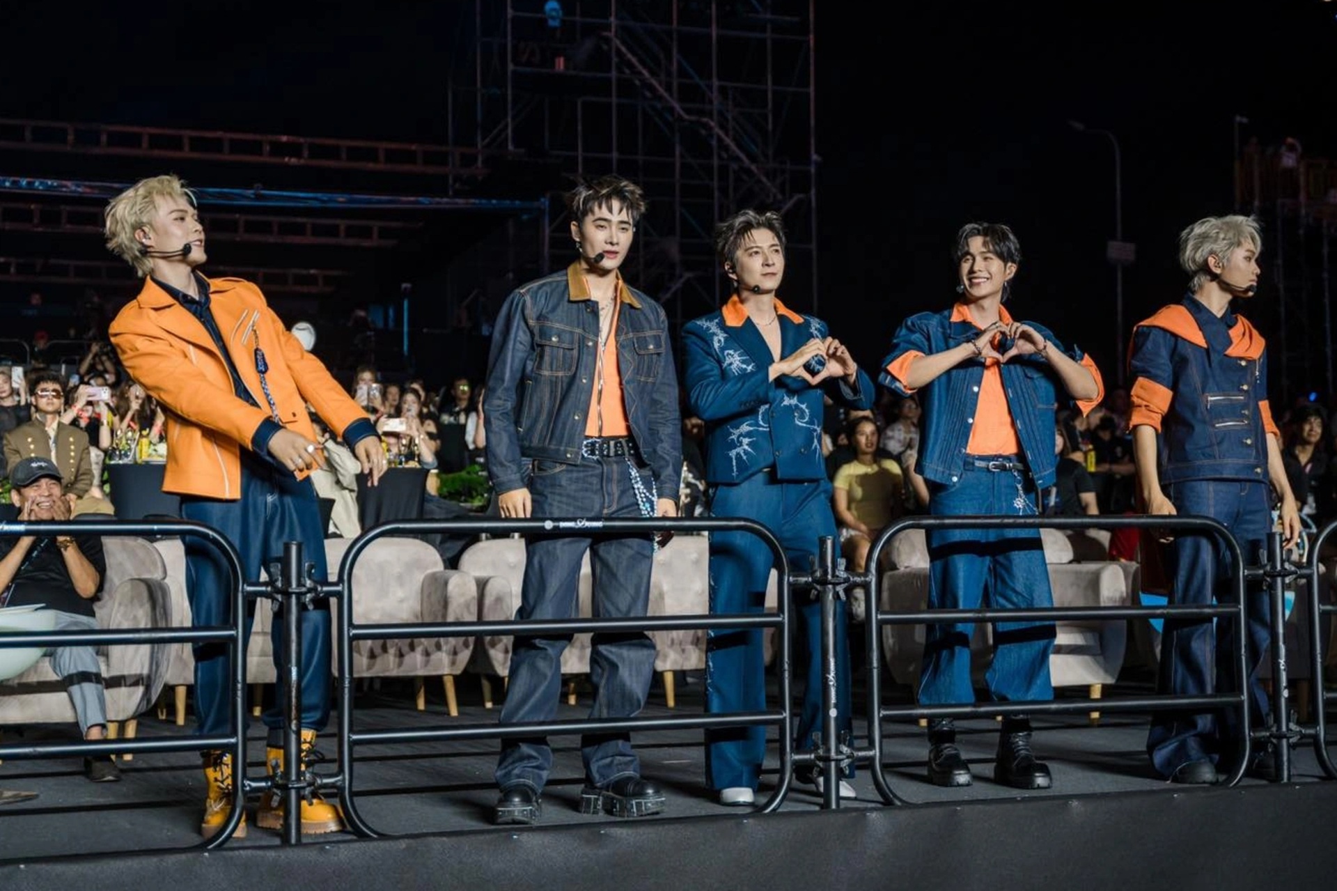 Bảo Thy gây sốt vì nhan sắc trẻ trung, vũ đạo bốc lửa tại Anh trai say hi - 2