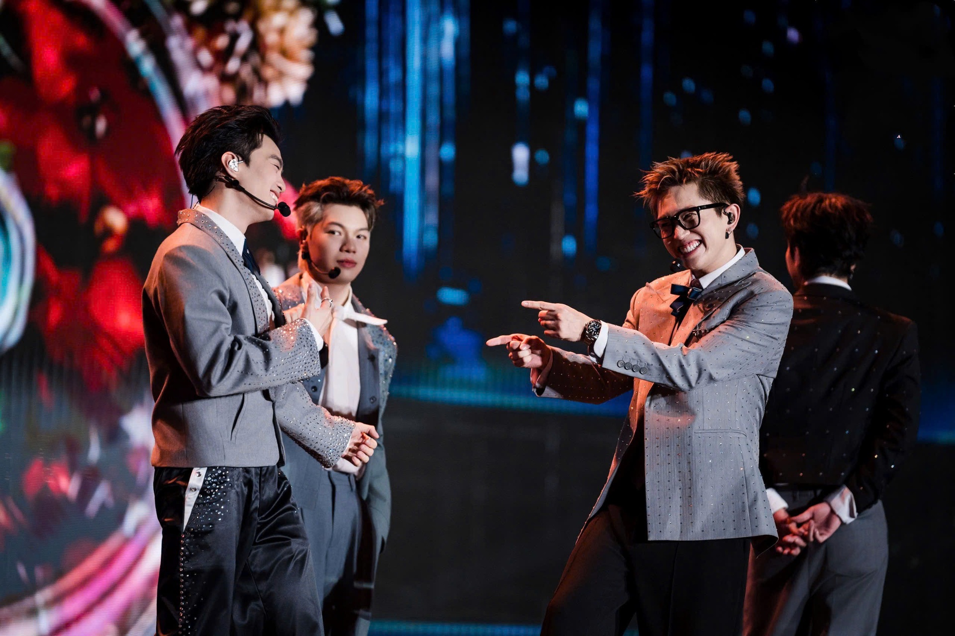 Bảo Thy gây sốt vì nhan sắc trẻ trung, vũ đạo bốc lửa tại Anh trai say hi - 8