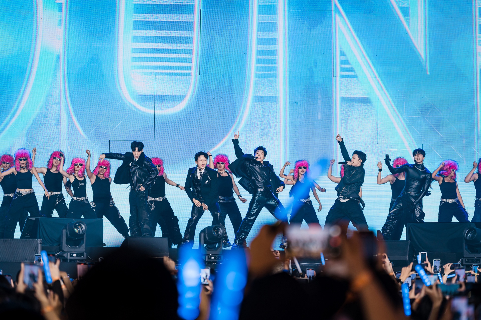 Bảo Thy gây sốt vì nhan sắc trẻ trung, vũ đạo bốc lửa tại Anh trai say hi - 10