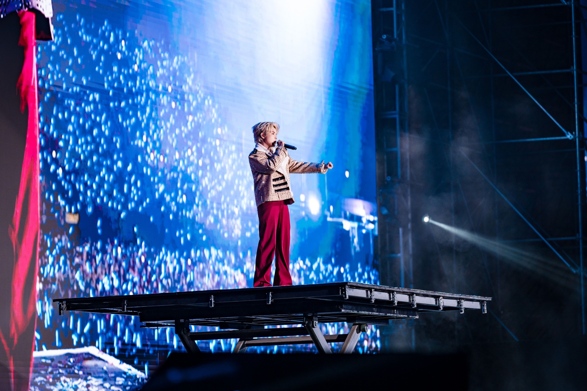 Bảo Thy gây sốt vì nhan sắc trẻ trung, vũ đạo bốc lửa tại Anh trai say hi - 11