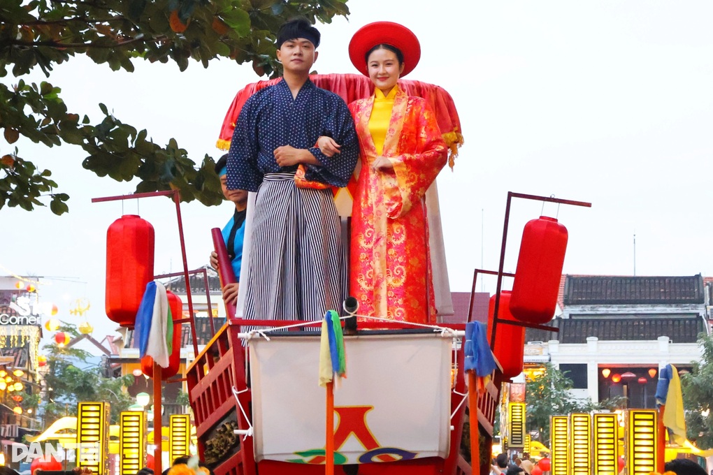 Tái hiện “đám cưới lịch sử” giữa lòng phố cổ Hội An - 2