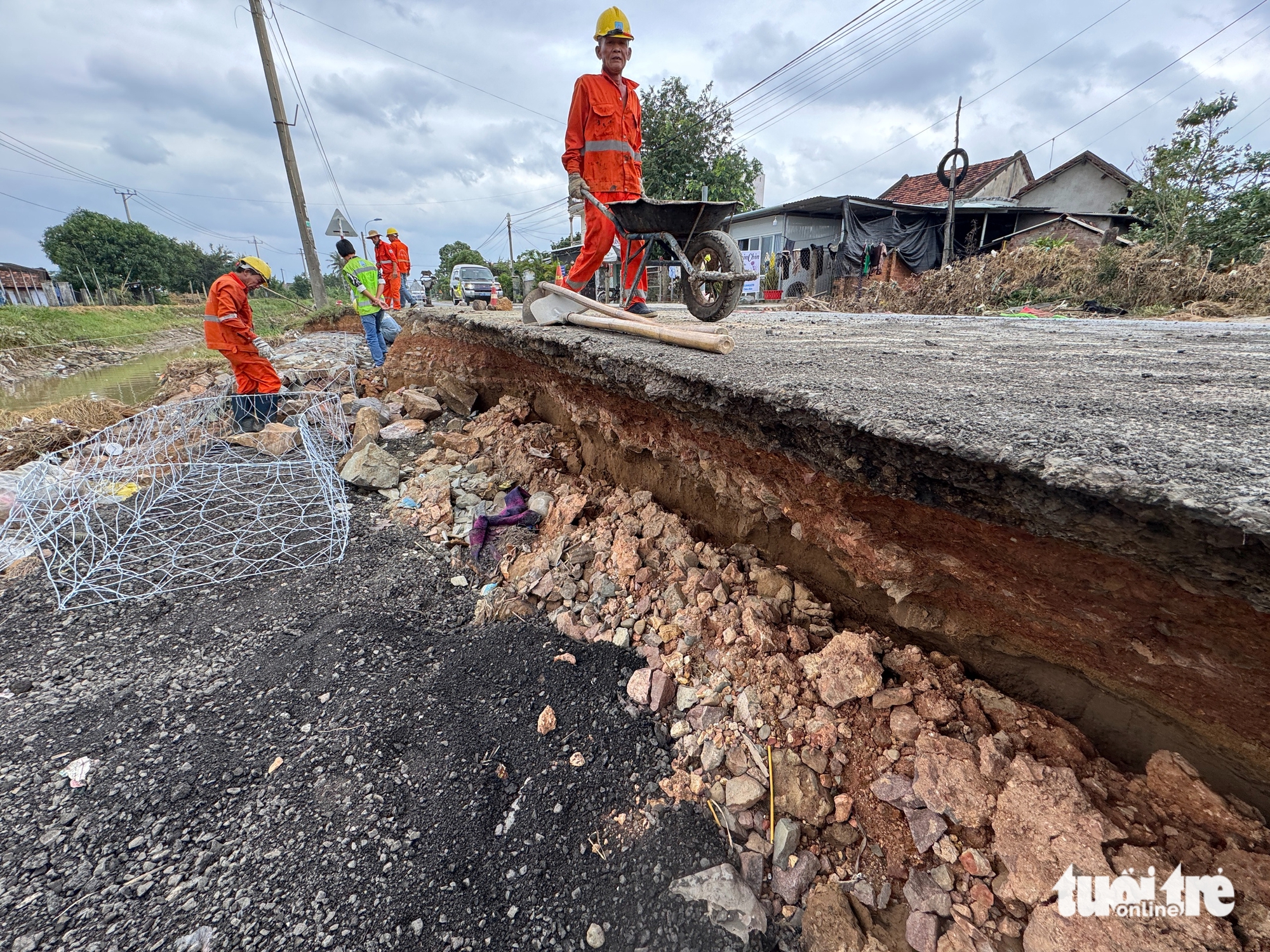 Đắk Lắk đề xuất đầu tư quốc lộ 29 và cao tốc Đông - Tây hơn 38.000 tỉ đồng - Ảnh 2.