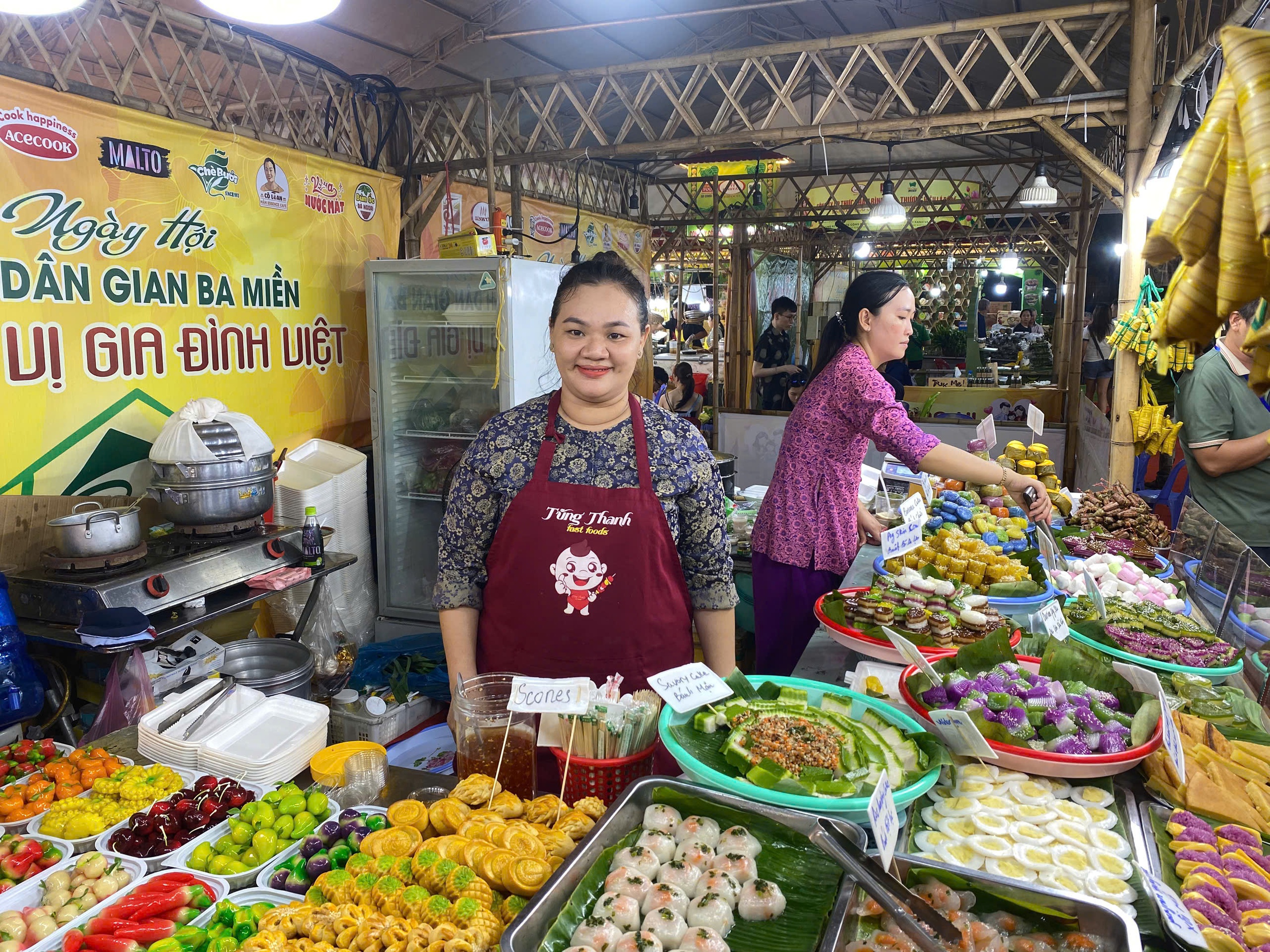 Hàng ngàn người đổ về Ngày hội bánh dân gian 3 miền ở trung tâm TP HCM - Ảnh 3.