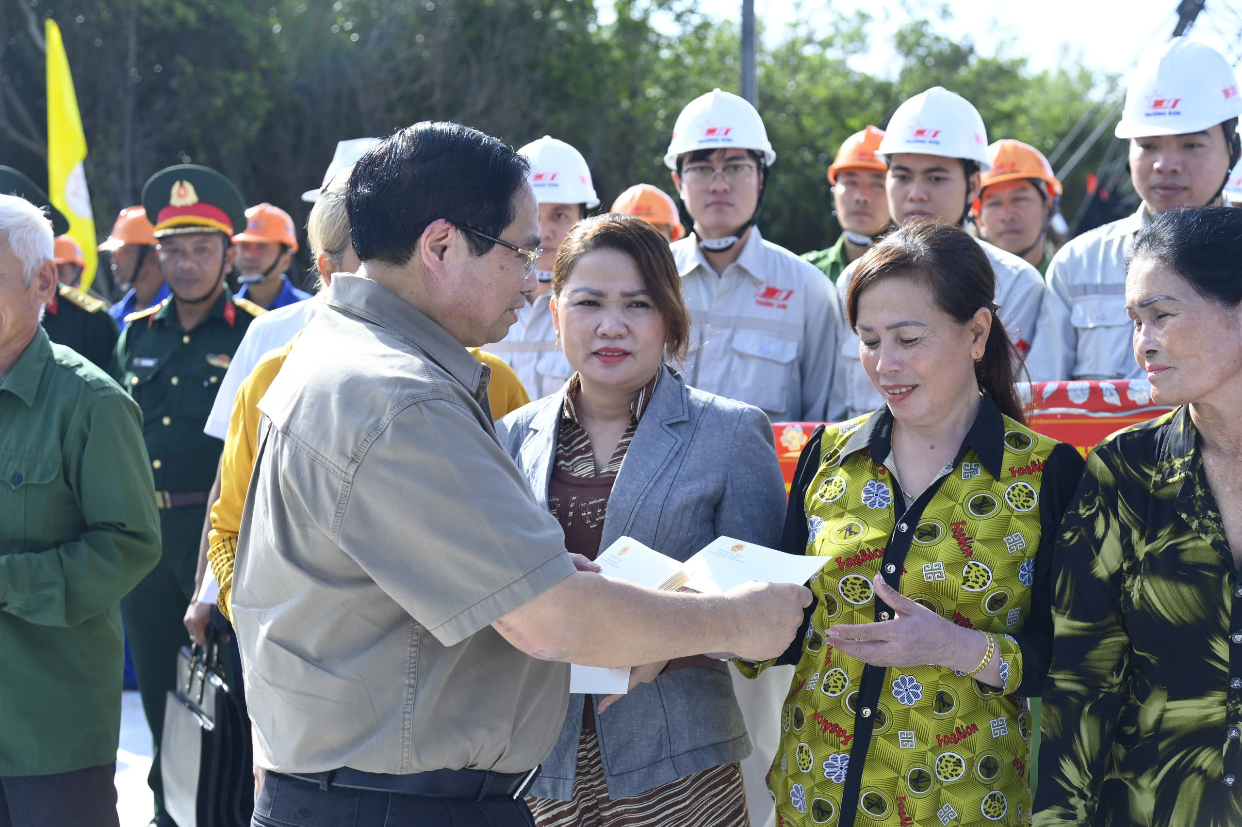Thủ tướng Phạm Minh Chính thúc tiến độ cao tốc Cà Mau-Đất Mũi, đường Hòn Khoai   - Ảnh 7.