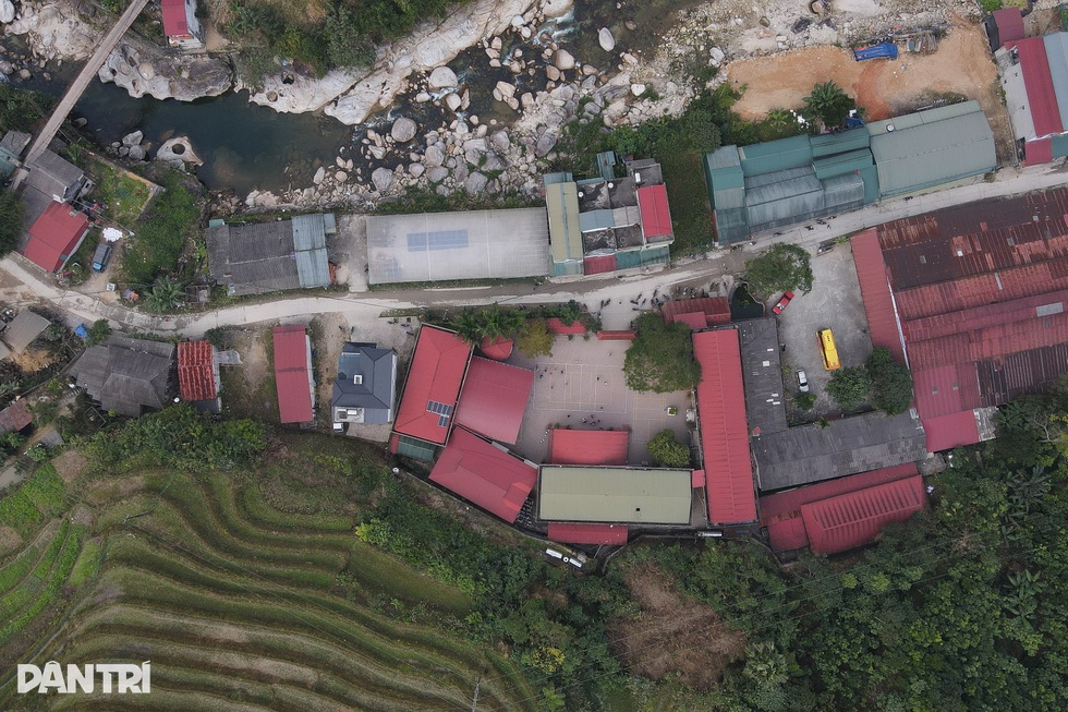 Hàng trăm người dân đồng bào Dao lần đầu tiếp cận y tế Trung ương - 3