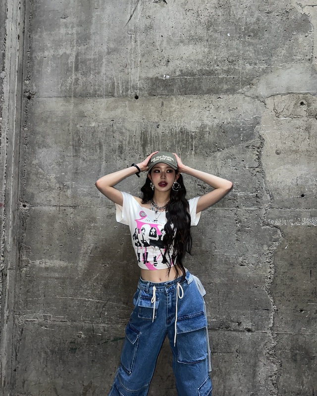 Từ năng động đến nữ tính, mũ lưỡi trai tạo nên dấu ấn riêng- Ảnh 2.