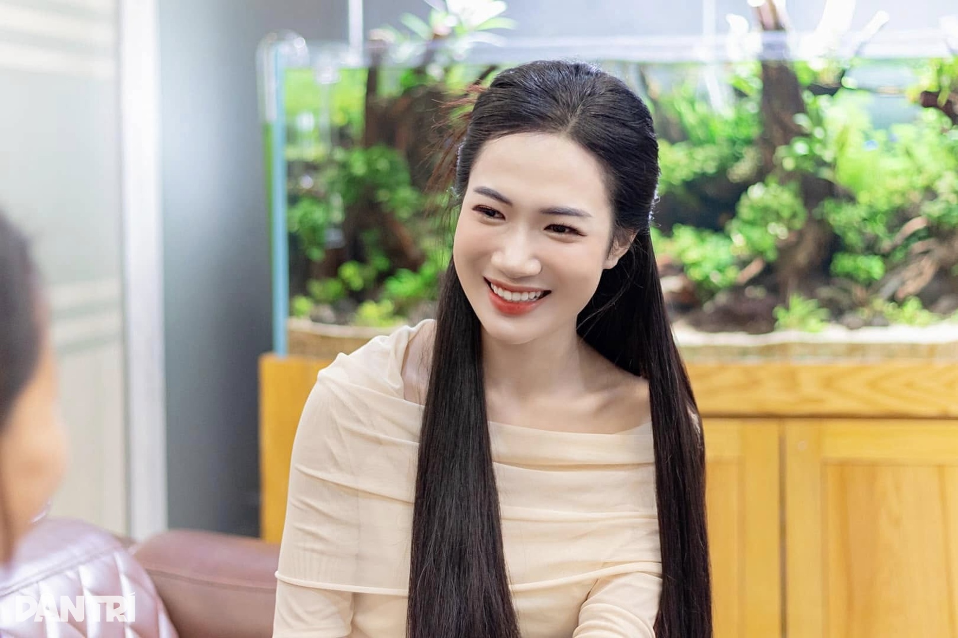 Vẻ đẹp ngọt ngào, nữ tính của vợ màn ảnh kém Mạnh Trường 16 tuổi - 3