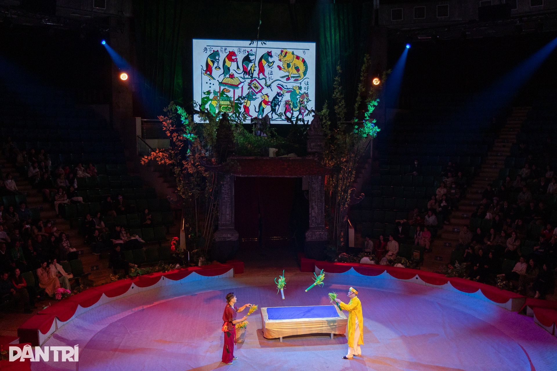 Làm sống lại tranh Đông Hồ Đám cưới chuột, Hứng dừa qua diễn xiếc - 8