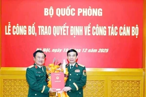 Tư lệnh và Chính ủy Quân khu 7 được thăng quân hàm Trung tướng