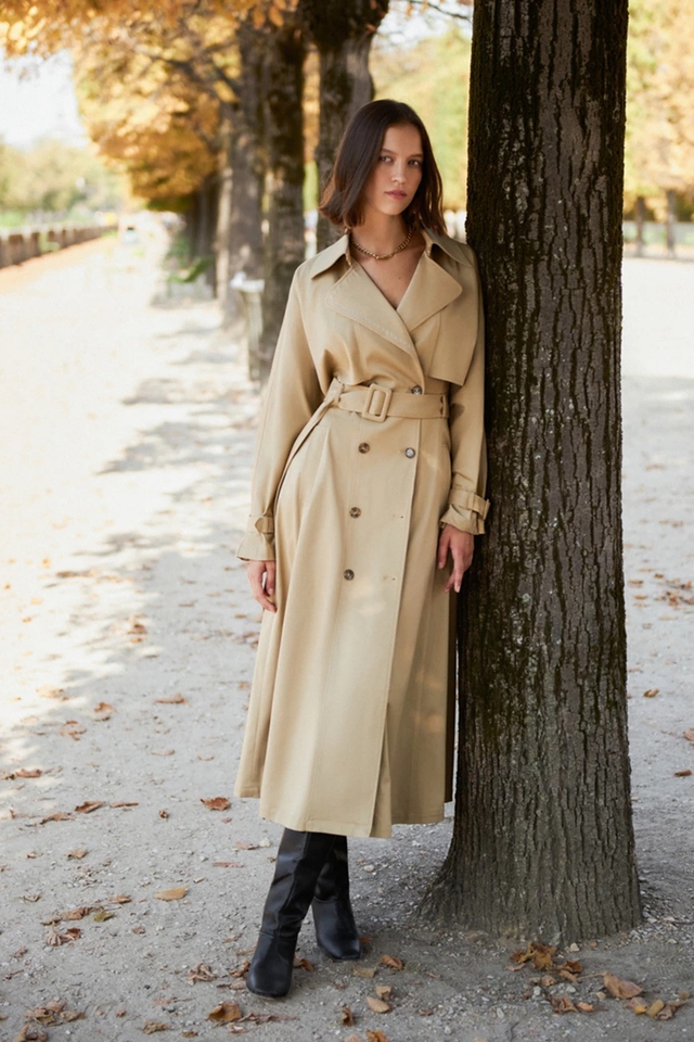 Trench coat màu be, từ dạo phố đến công sở đều nâng tầm khí chất- Ảnh 3. Trench coat màu be, từ dạo phố đến công sở đều nâng tầm khí chất- Ảnh 3.